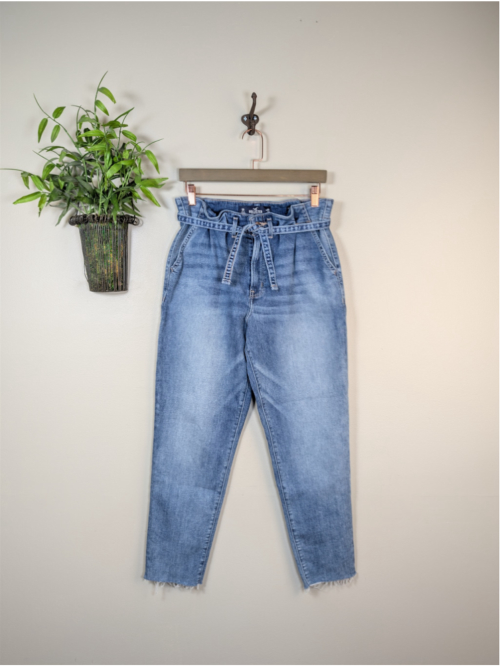 Hollister 27 Paperbag High Rise Mom Ankle Jeans Raw hem Medium Wash Stretch 5